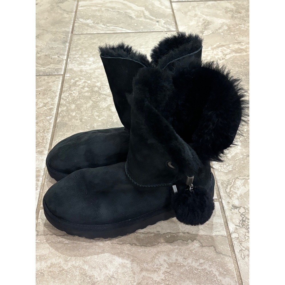UGG Gita Black Suede Pom Pom Sheepskin Boots 1102956 Womens 8